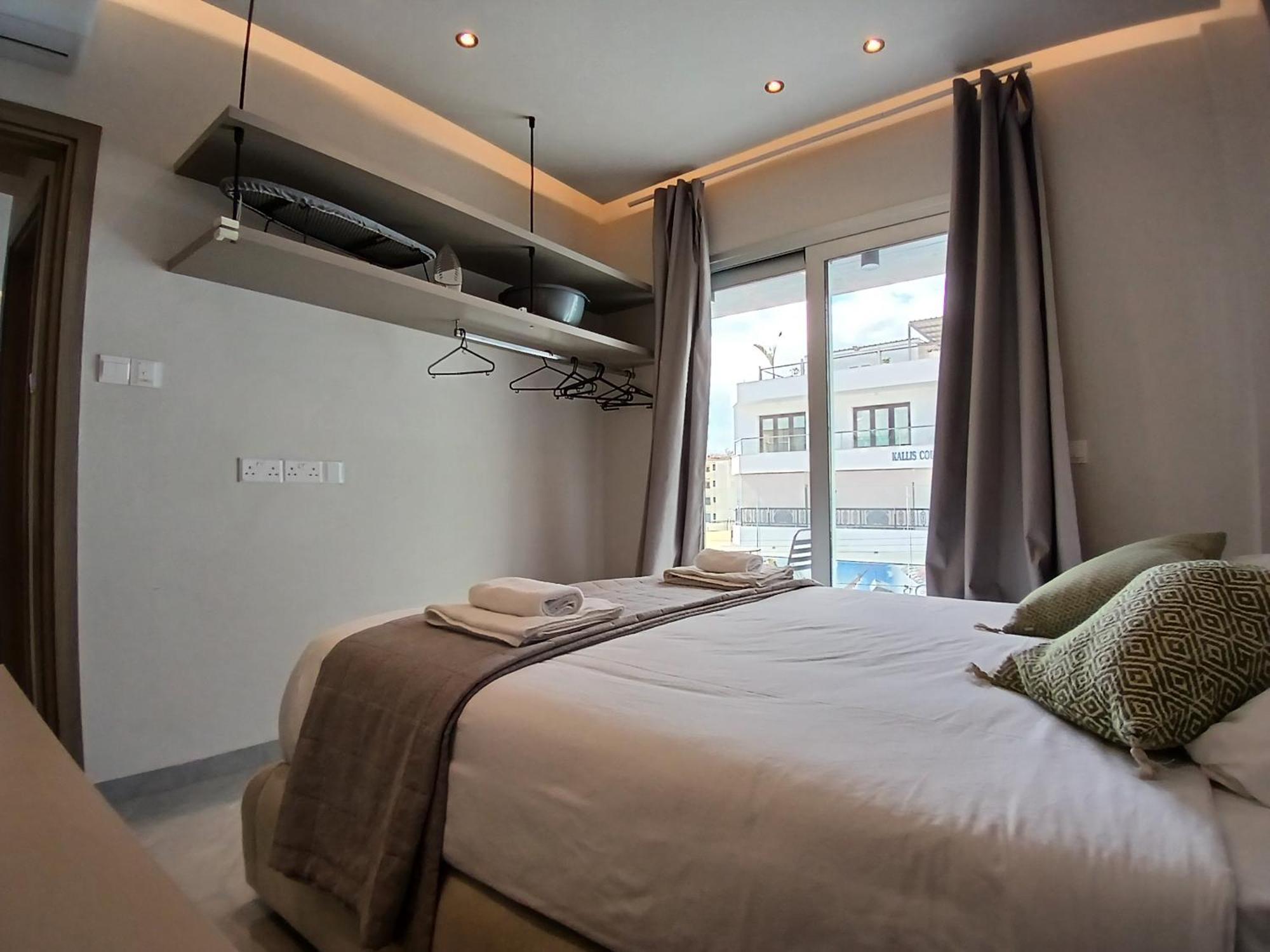 Georgiana Suites Larnaca Oda fotoğraf