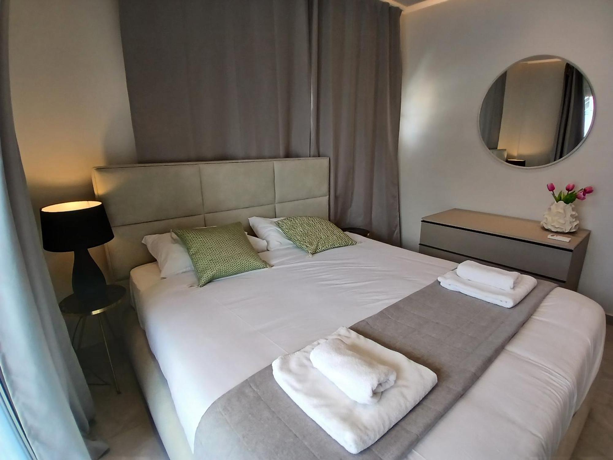 Georgiana Suites Larnaca Oda fotoğraf