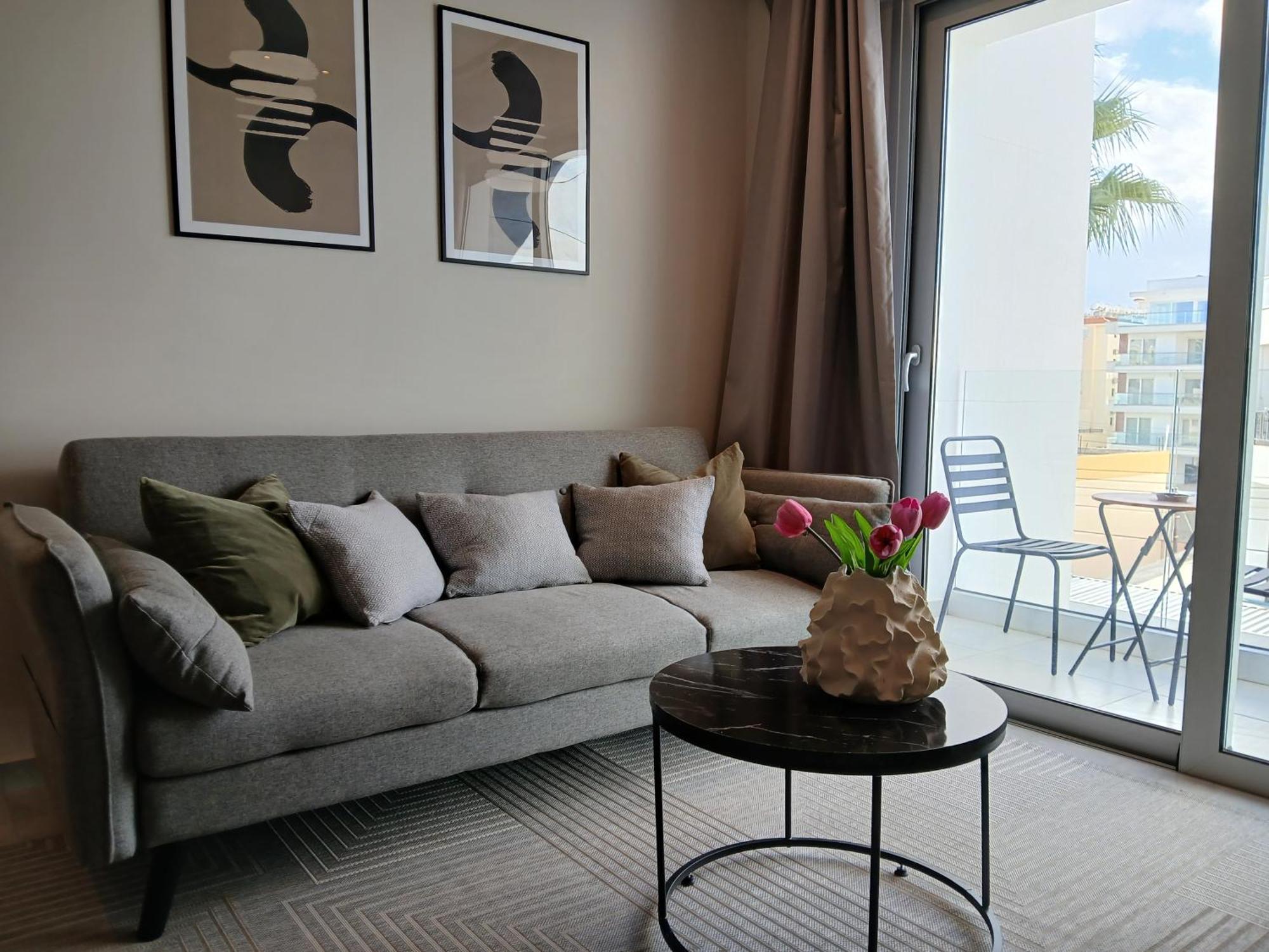 Georgiana Suites Larnaca Dış mekan fotoğraf