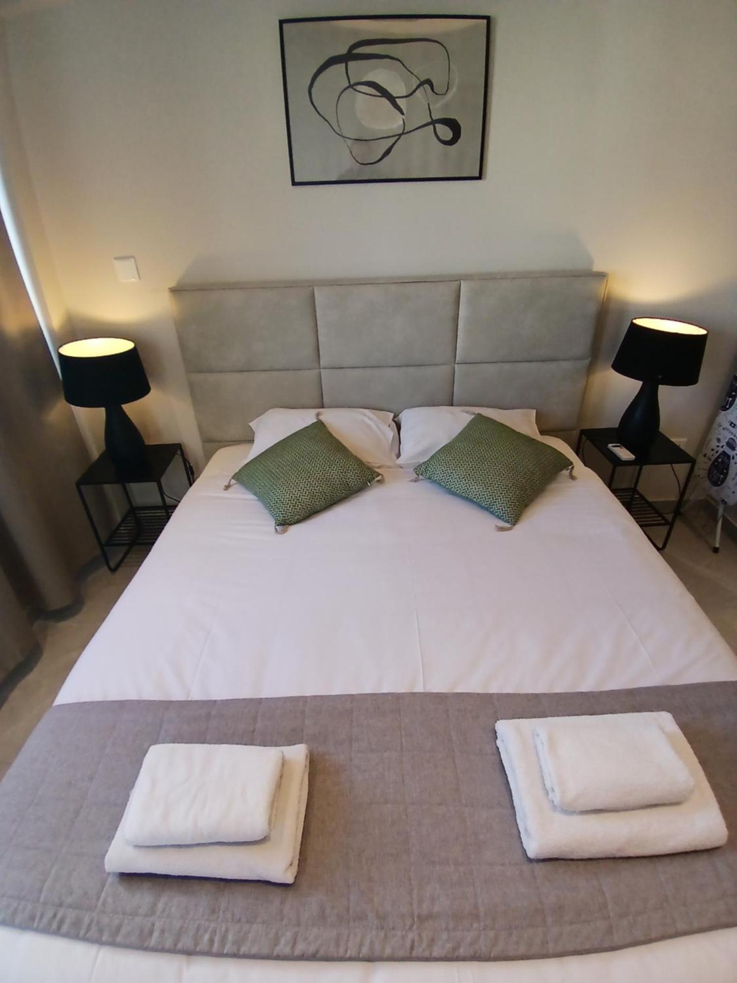 Georgiana Suites Larnaca Oda fotoğraf