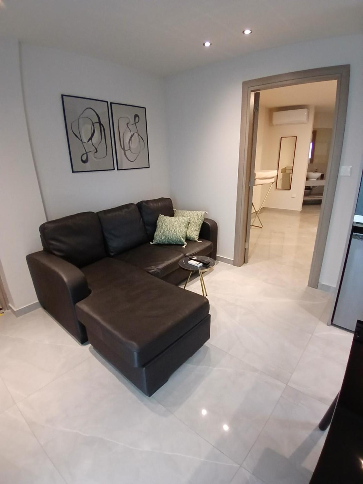 Georgiana Suites Larnaca Oda fotoğraf